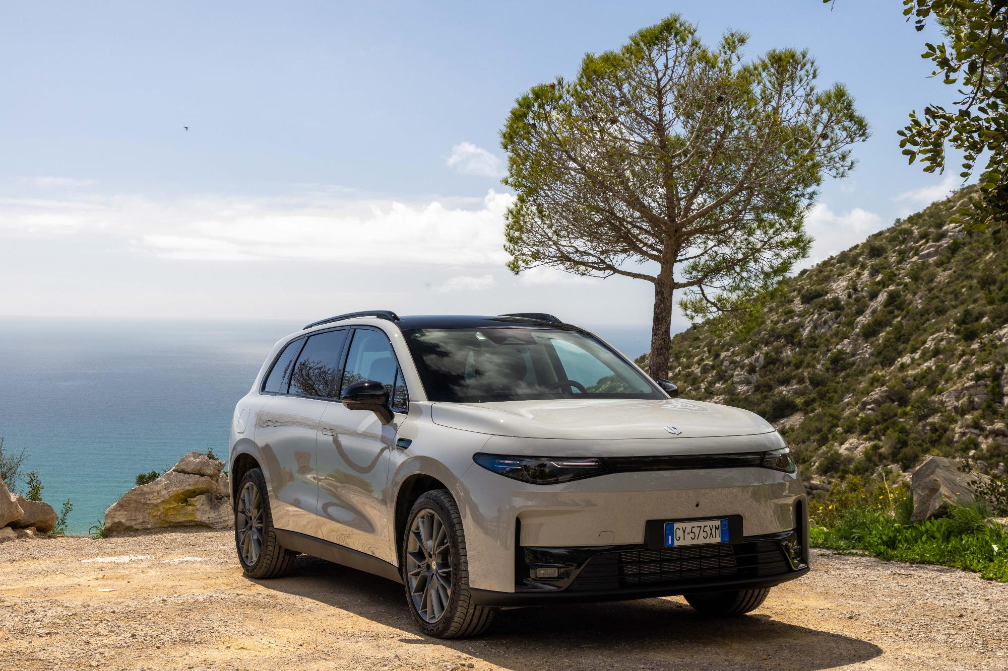 Διαθέσιμο το Leapmotor C10 REEV με αυτονομία 970 km και τιμή 38.900€